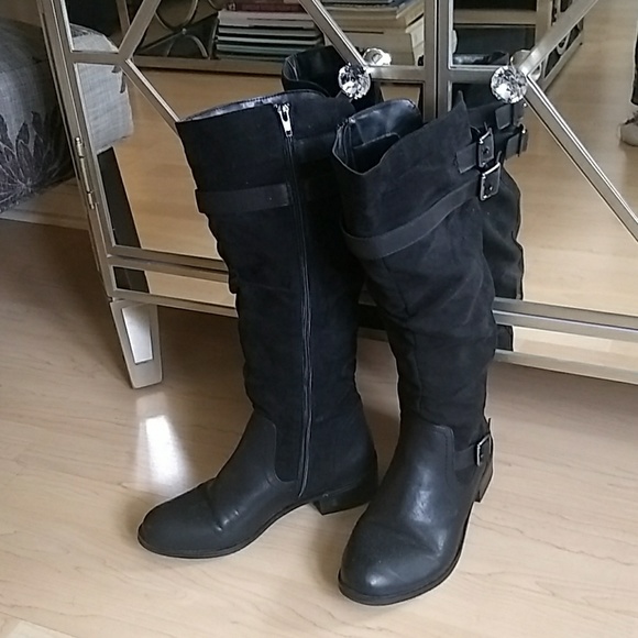 Boots - Picture 2 of 4